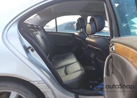 2007 Mercedes-Benz C 230 Sport z USA, uszkodzony, nr VIN WDBRF52H07A938315